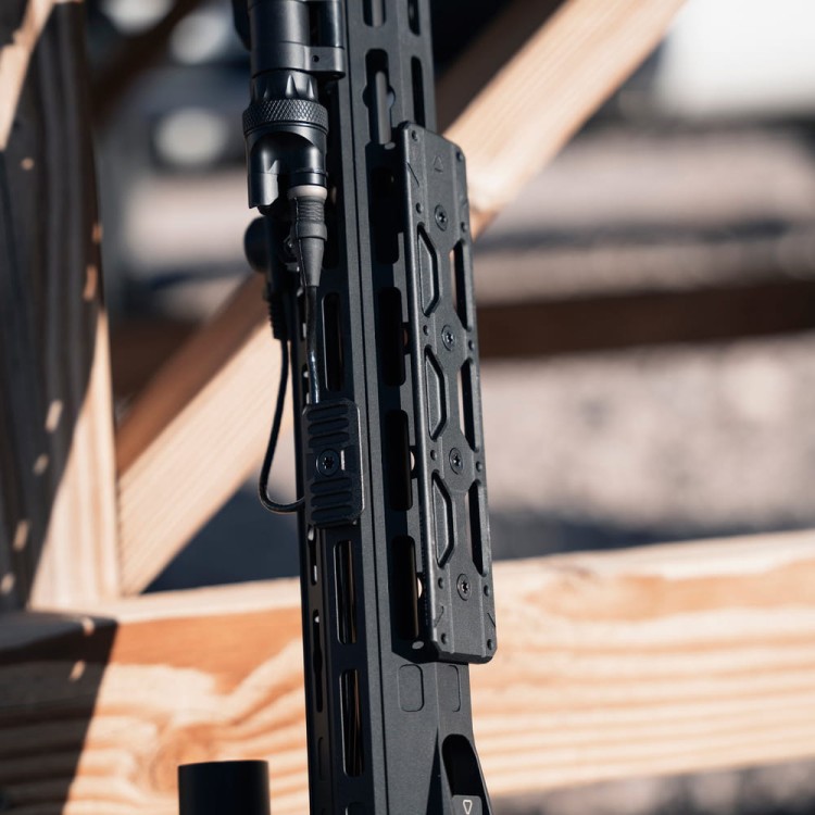 pol_pl_Strike-Industries-Adapter-ARCA-Rail-na-szyne-M-LOK-6-8-Czarny-SI-ARCA-RAIL-6-8-BK-39333_10.jpg