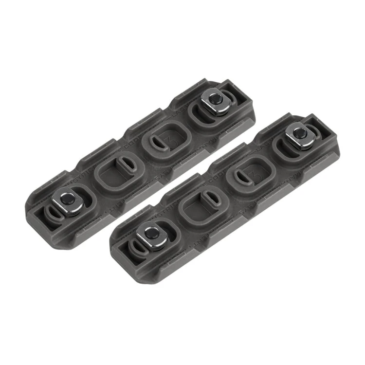 pol_pl_Strike-Industries-Oslony-szyny-z-systemem-zarzadzania-kablami-Dlugie-Czarne-2-szt-SI-AR-CM-COVER-L-BK-36219_2.jpg